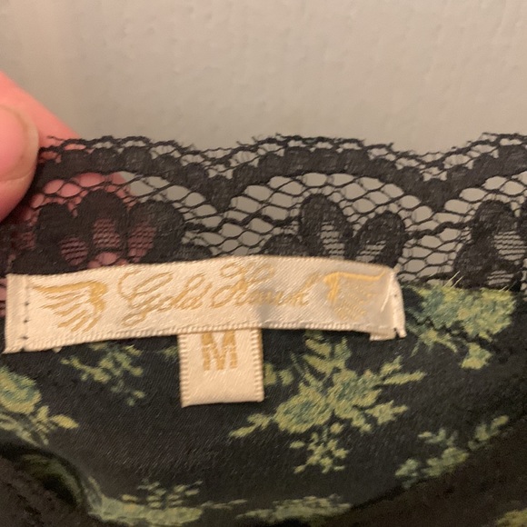 Silk top - Picture 2 of 6